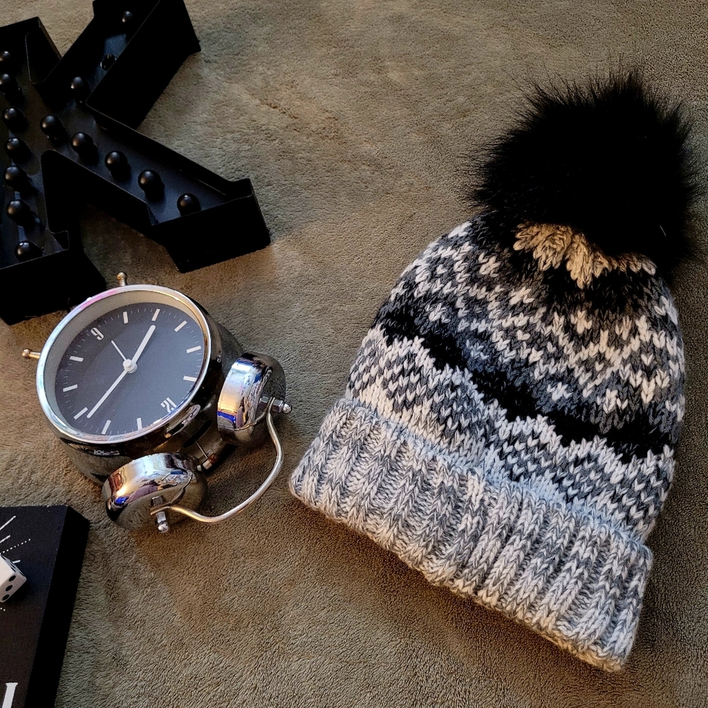 American Eagle Ribbed Pom Beanie